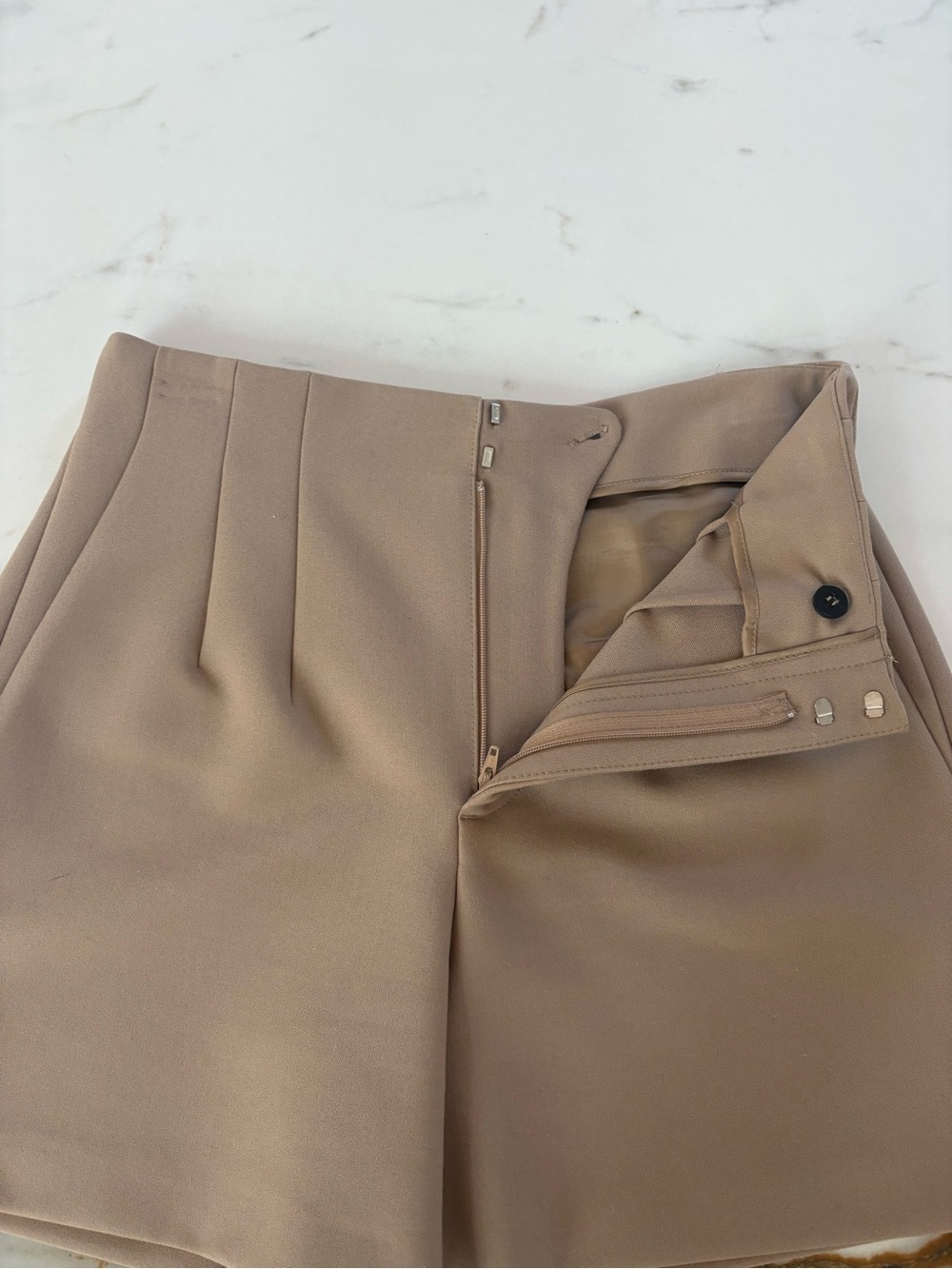 Zara High-Waist Pleated Shorts - Size S - Picture 2 of 4